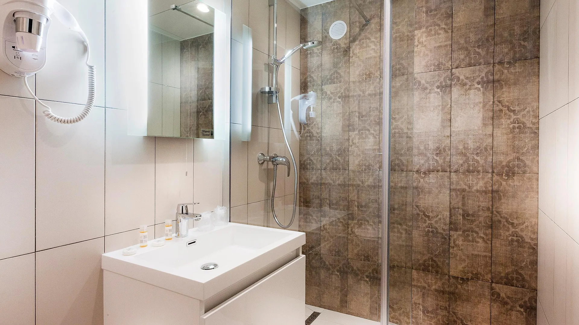 Eiffel Segur 3* Париж