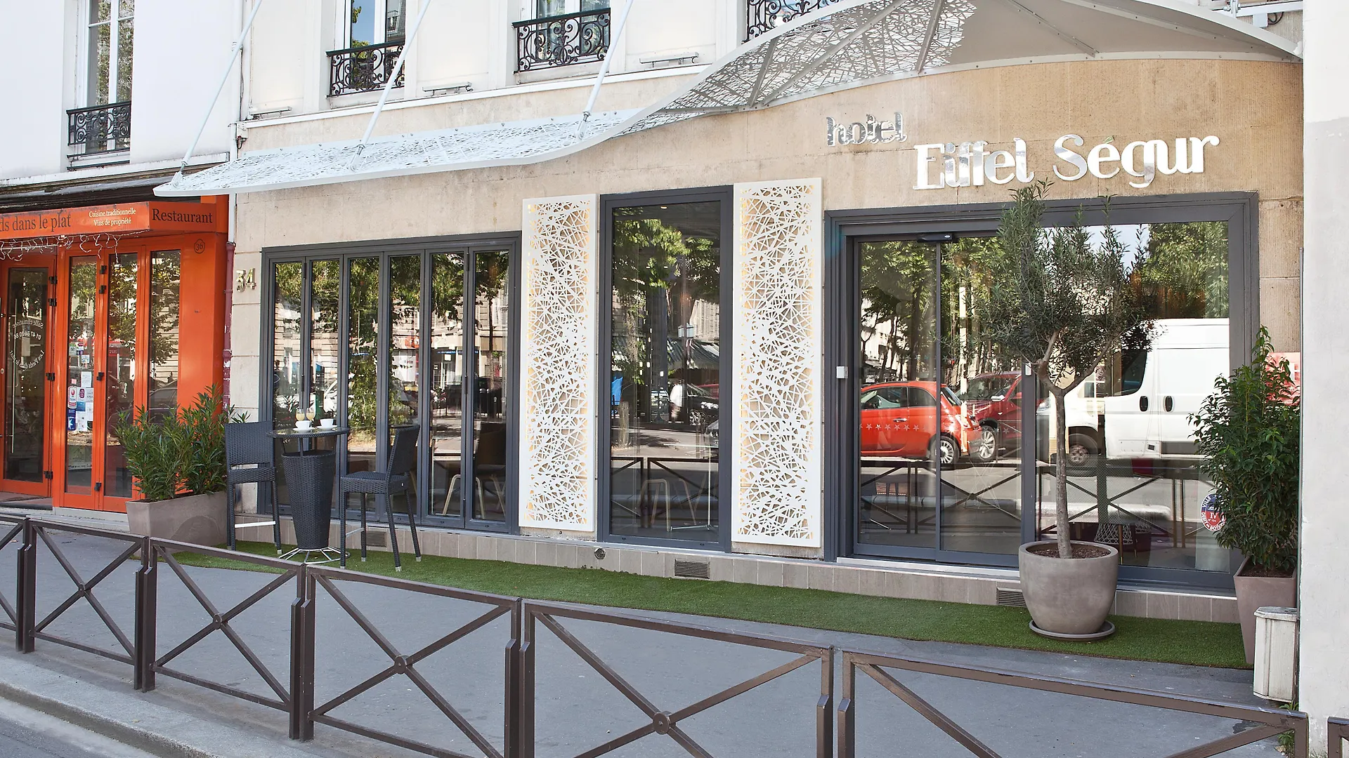 Eiffel Segur Hotel 3*