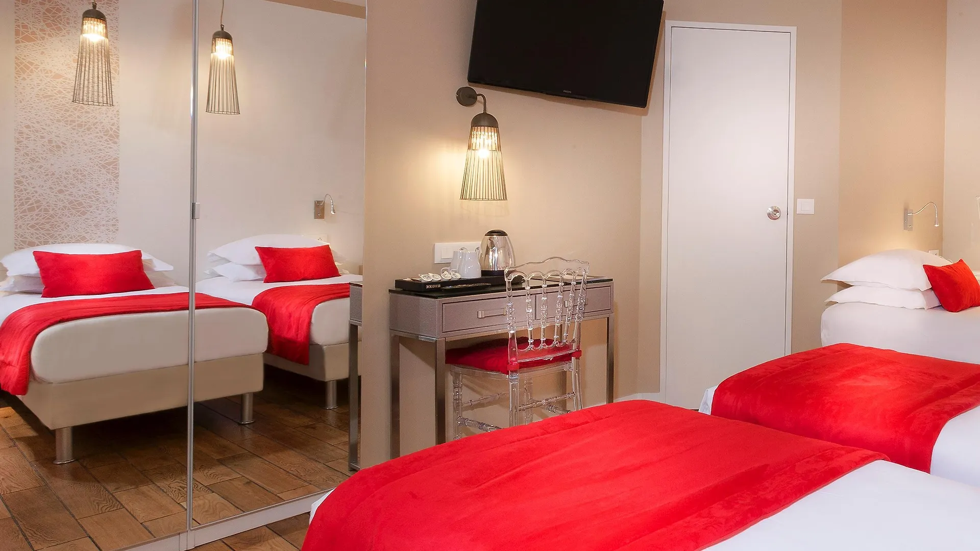 Eiffel Segur Hotel 3*