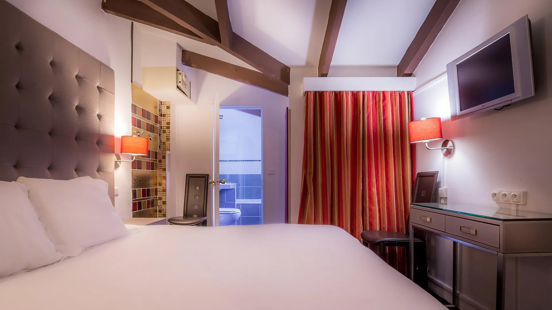 Hotel Eiffel Segur 3*