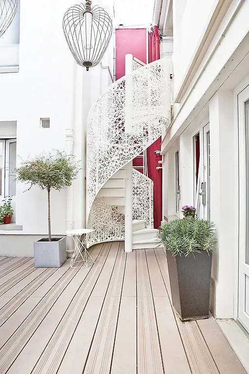 Hotel Eiffel Segur