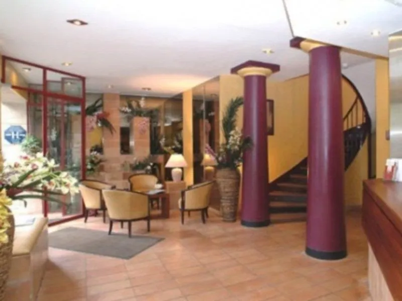 Hotel Eiffel Segur