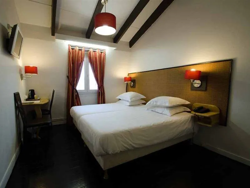 Eiffel Segur Hotel 3*