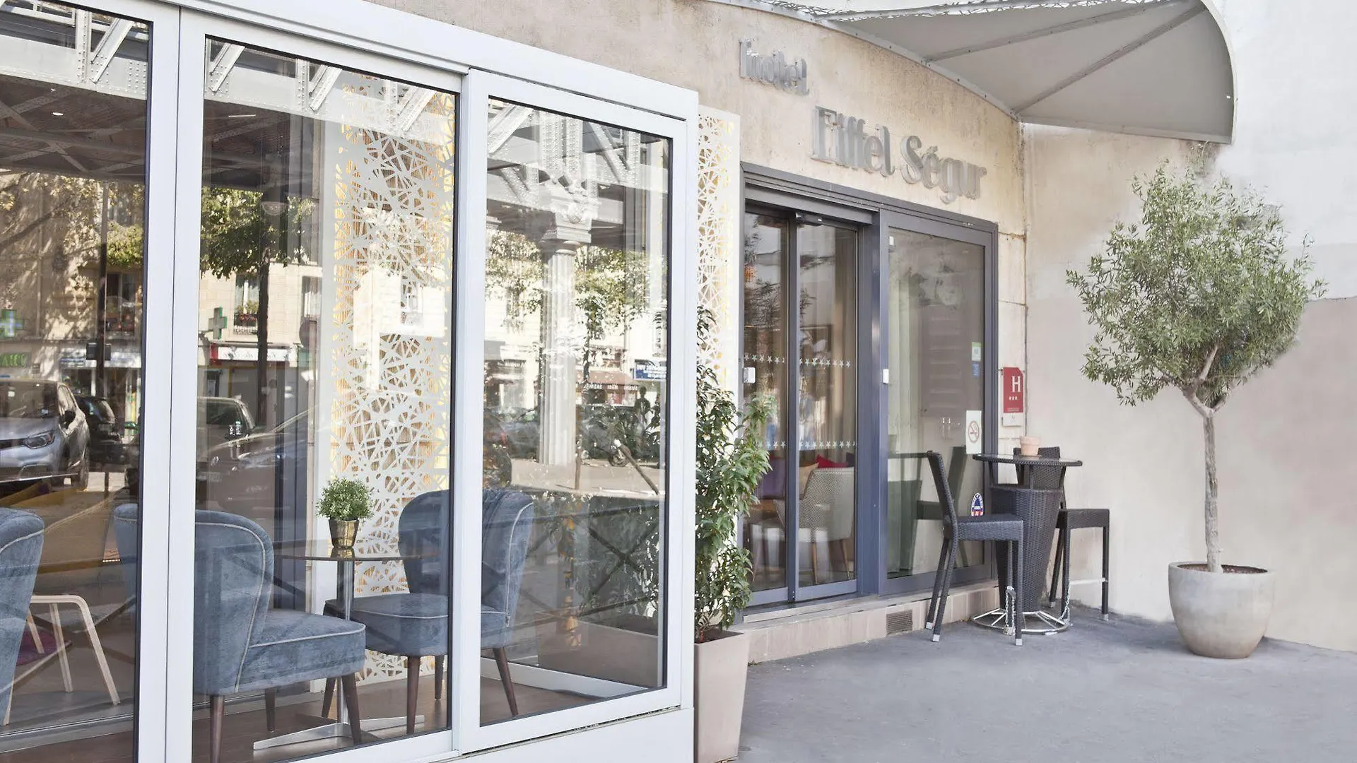 Hotel Eiffel Segur
